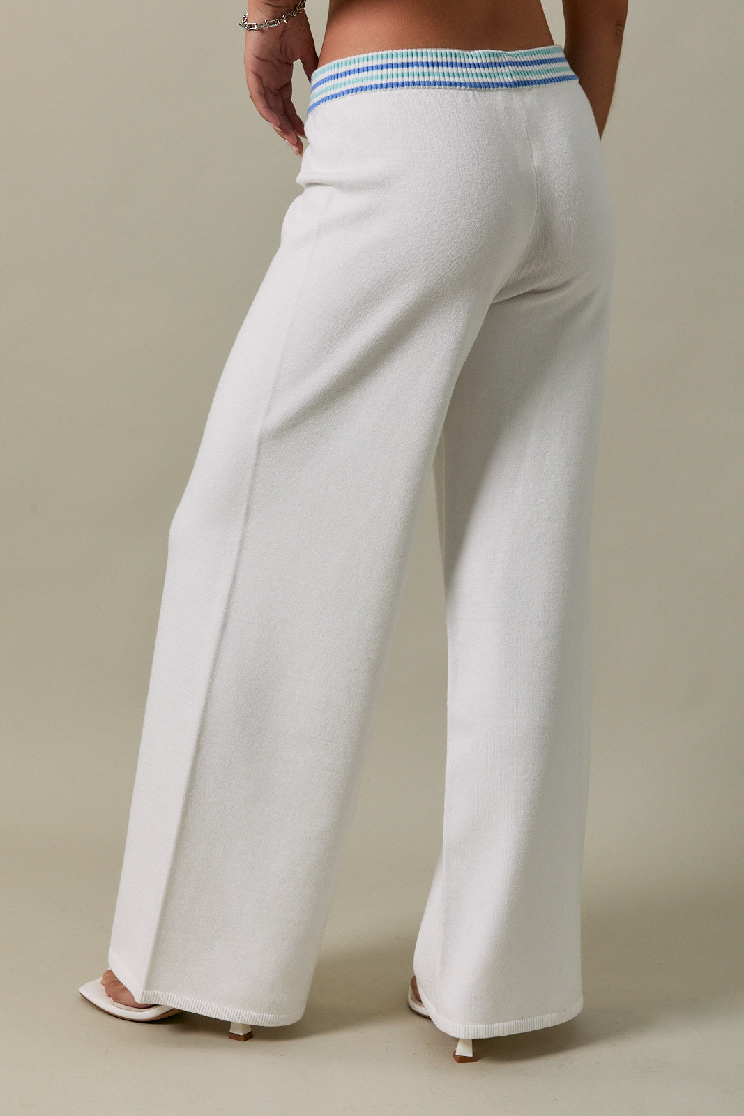 Le Lis Coastal Muse Pants in soft fabric with a relaxed fit and coastal-inspired pattern, shown on a model.