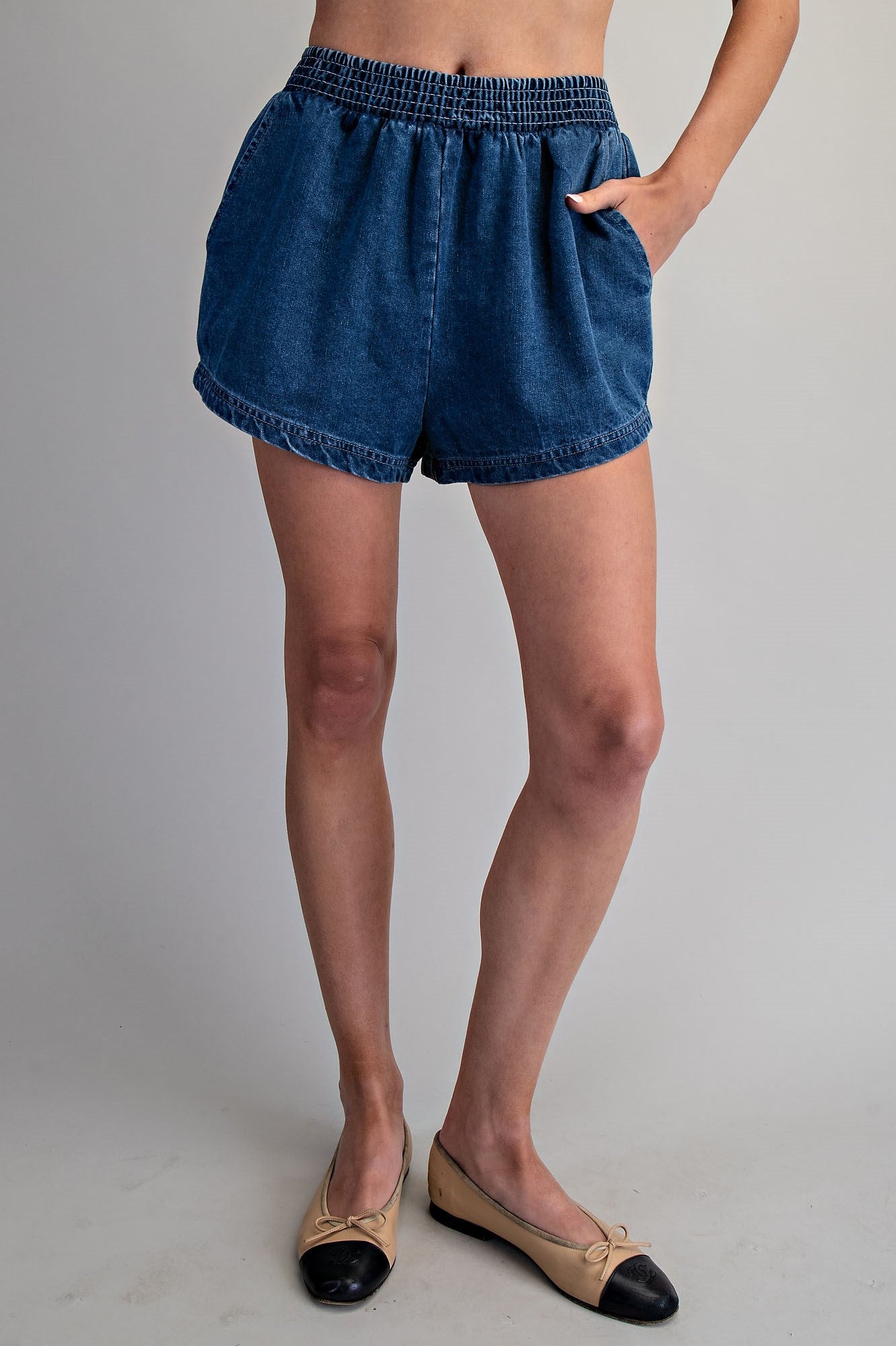 Beige Laidback Babe shorts by Ee:some featuring a relaxed fit, comfortable fabric, and casual style perfect for everyday wear.