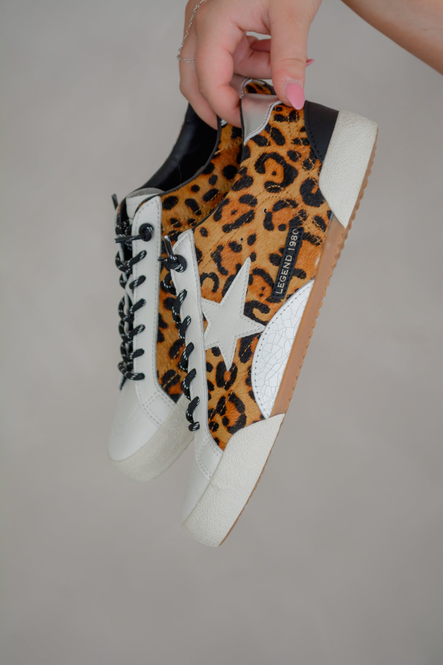 Vintage Havanna Legend Sneakers in classic design, featuring white laces and retro style, displayed on a plain background.