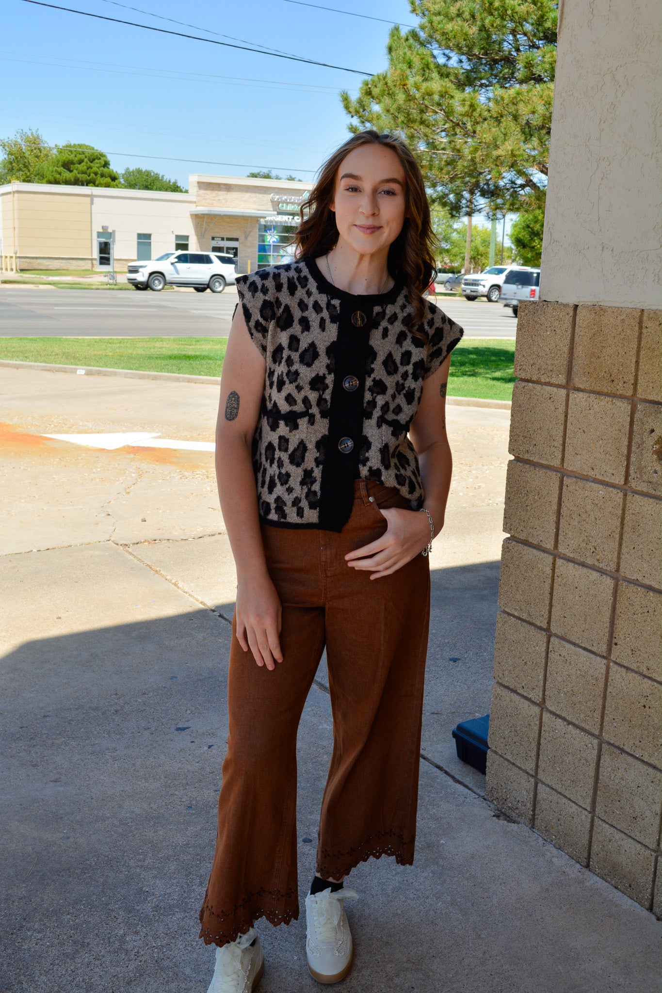 Falling Petals Jeans - BROWN