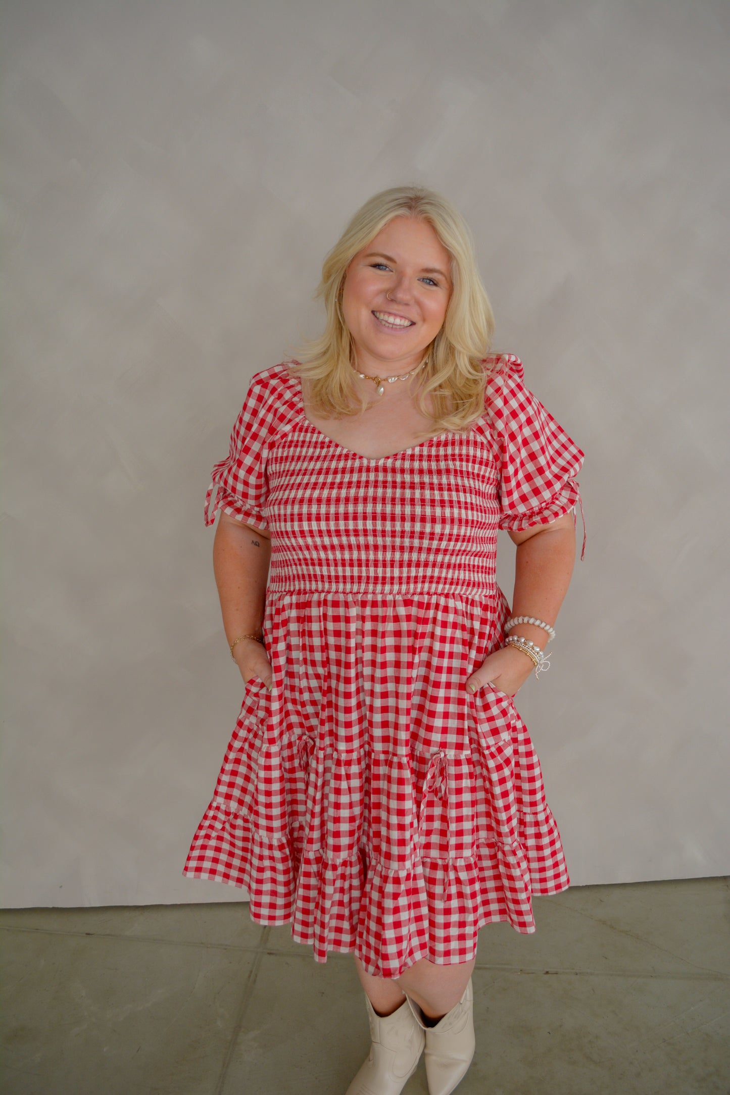 Curvy Sweetheart Darling Dress by Oddi, featuring a fitted silhouette, sweetheart neckline, and stylish design for a fashionable look.