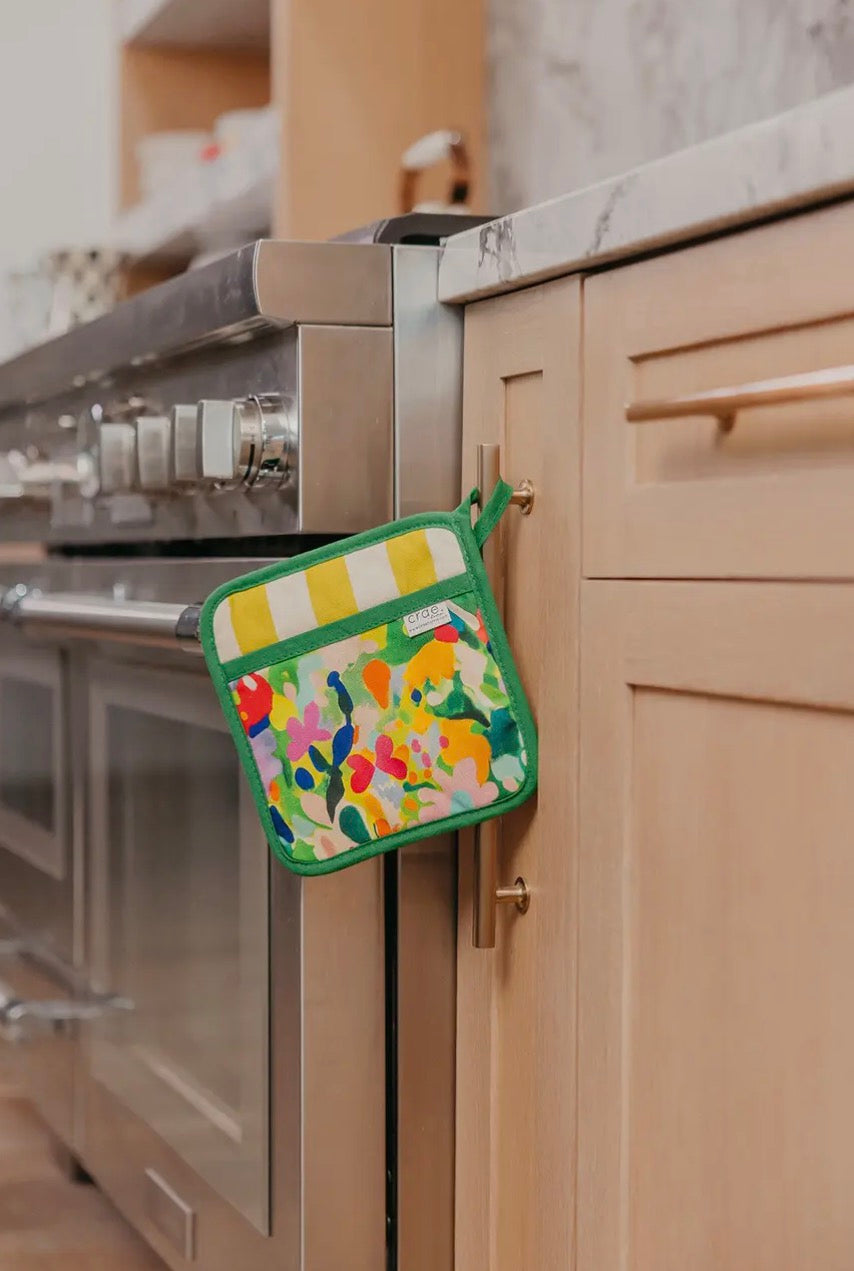 Crae.home pot pads set featuring woven fabric design, heat-resistant surface, ideal for protecting countertops from hot cookware.