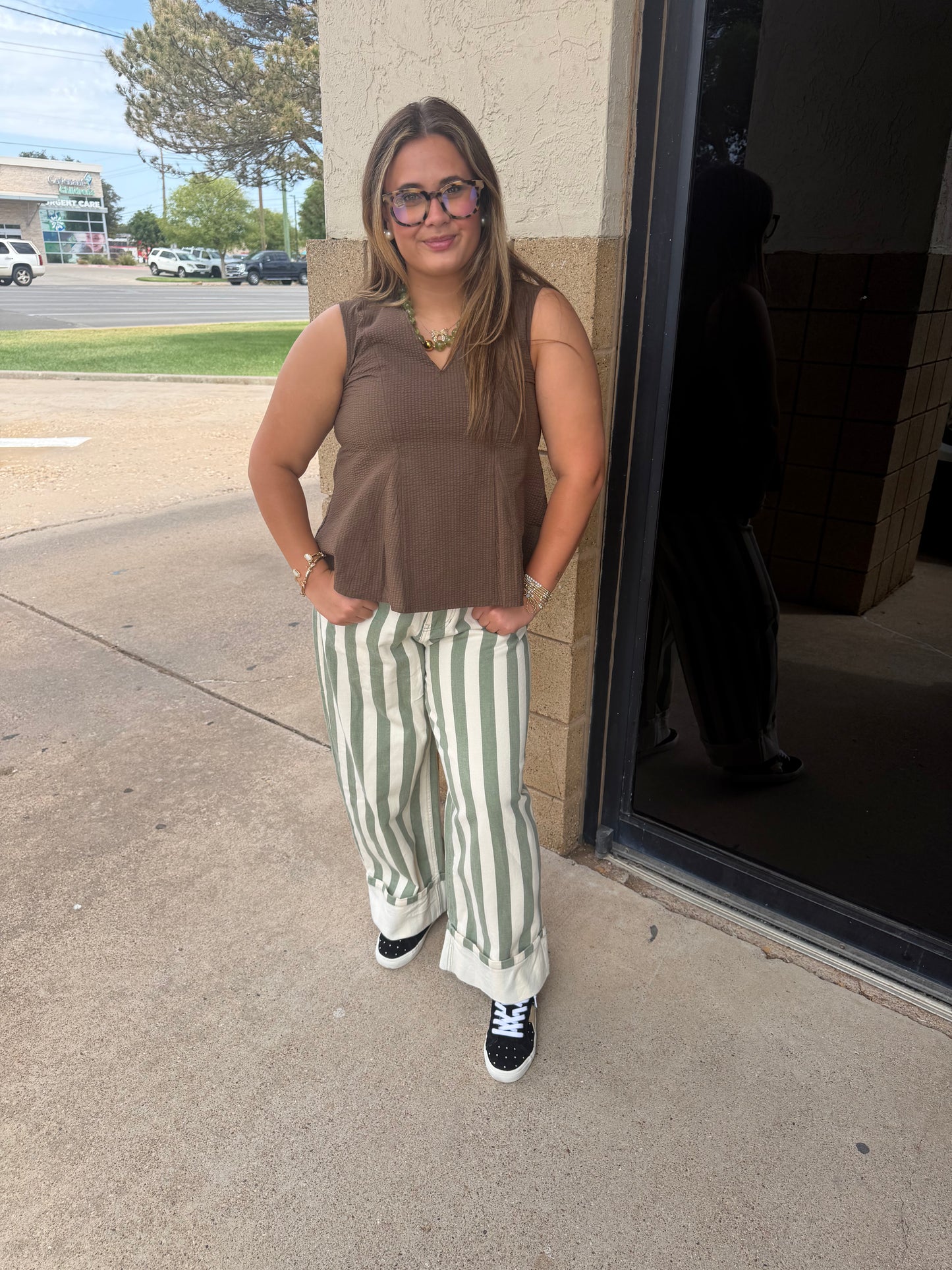 Sagebrush Stroll Barrel Jeans