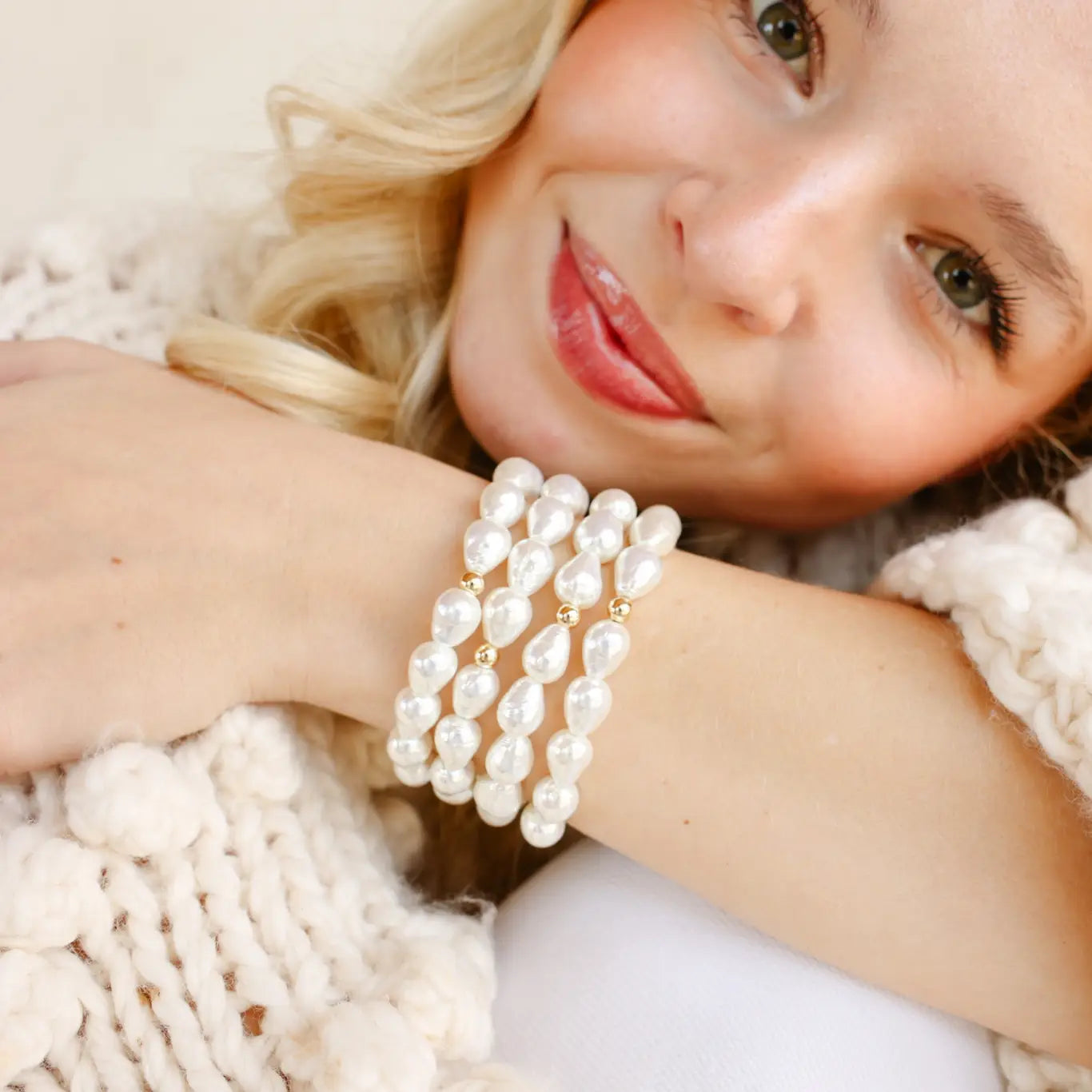Bella Pearl Bracelet - Beaded Blondes - Torque Fashion