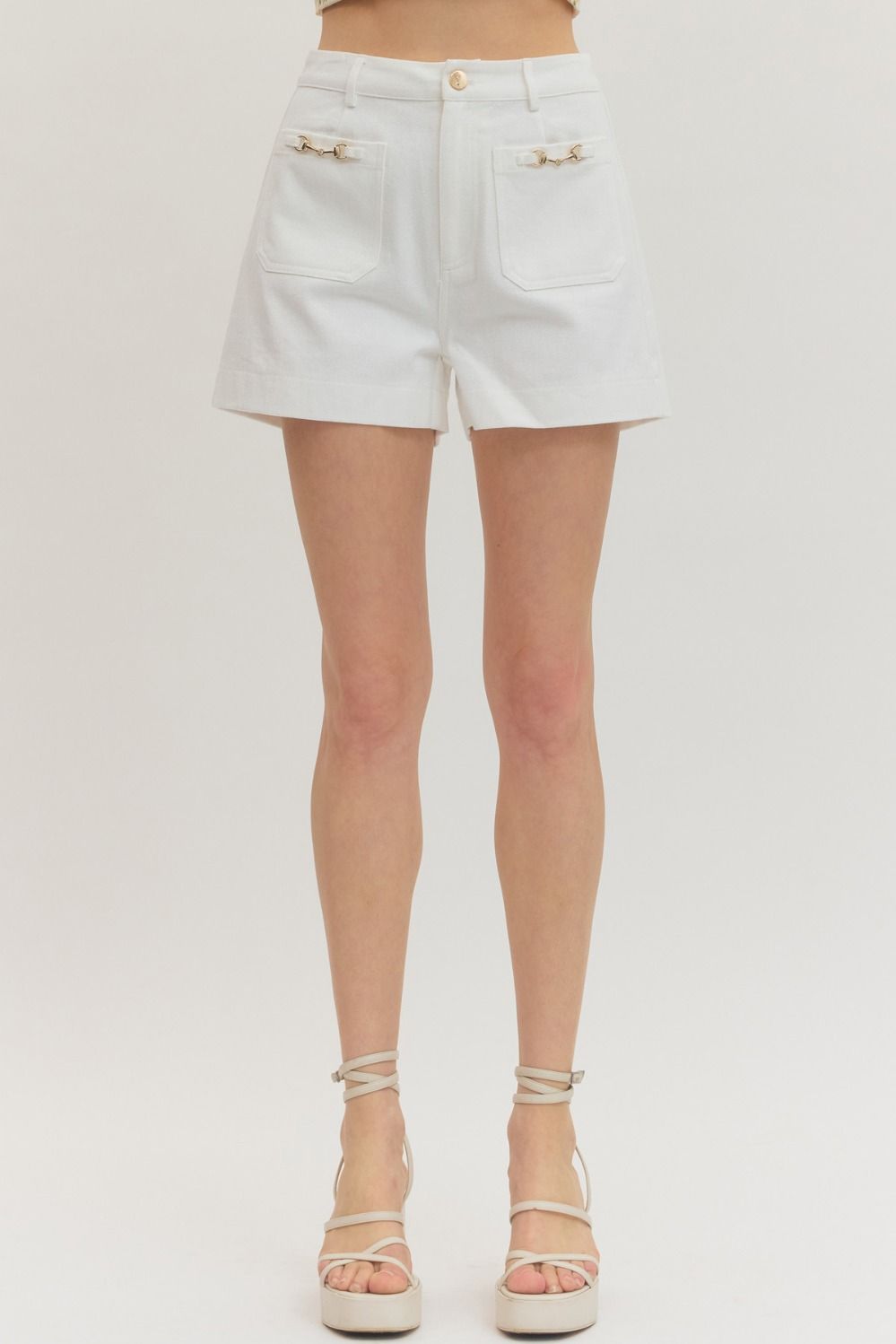 Entro Rodeo Nights shorts in stylish denim with distressed details, casual fit, and rolled cuffs for a trendy summer look.