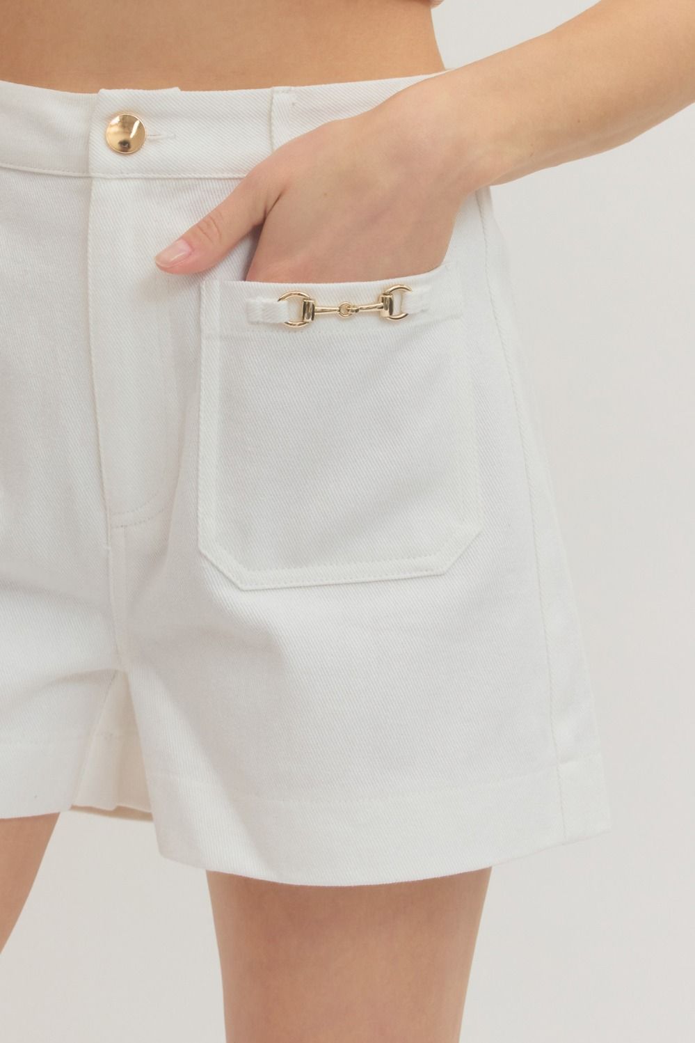 Entro Rodeo Nights shorts featuring stylish denim design with distressed details and a relaxed fit for casual wear.