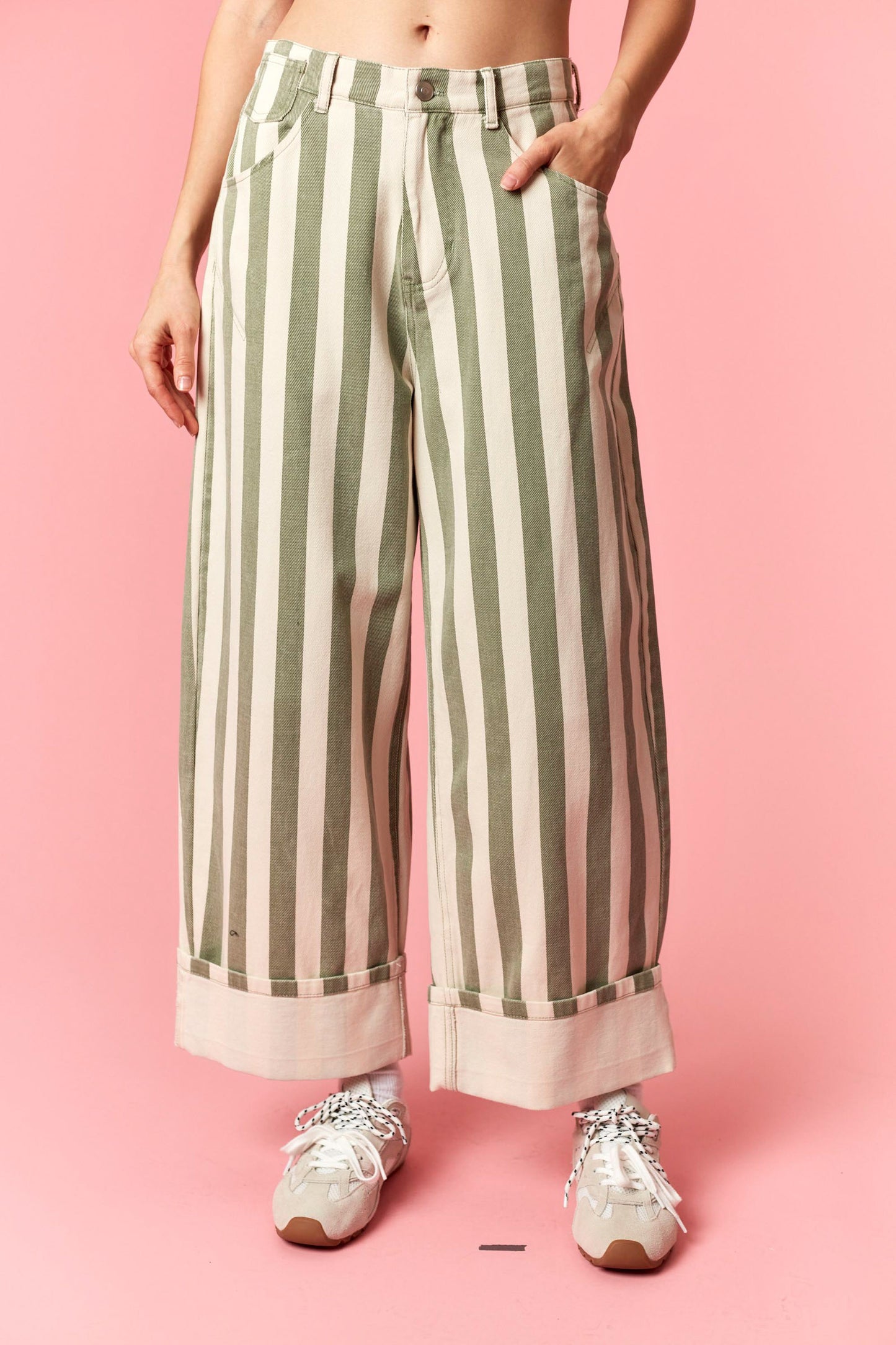 Sagebrush Stroll Barrel Jeans